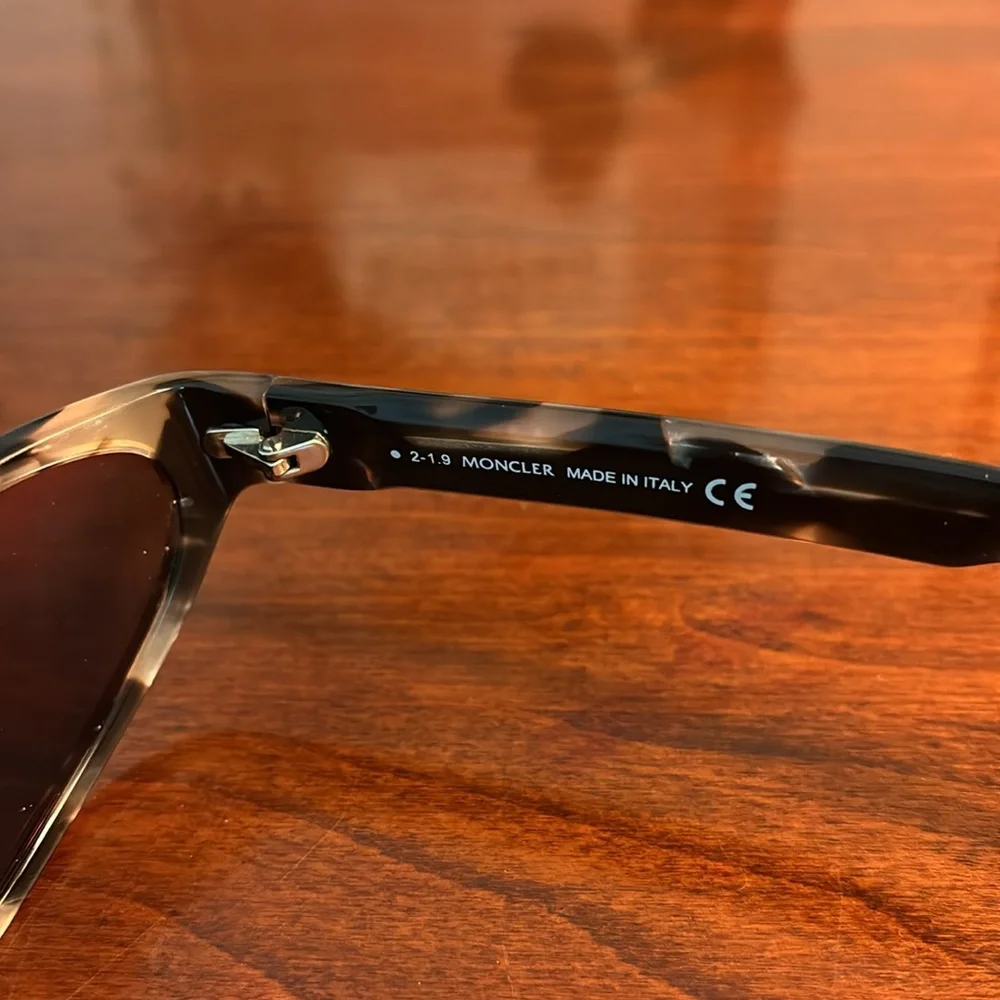 Moncler Tortoise like new condition Sunglasses. SOLD OUT - Picture 7 of 9